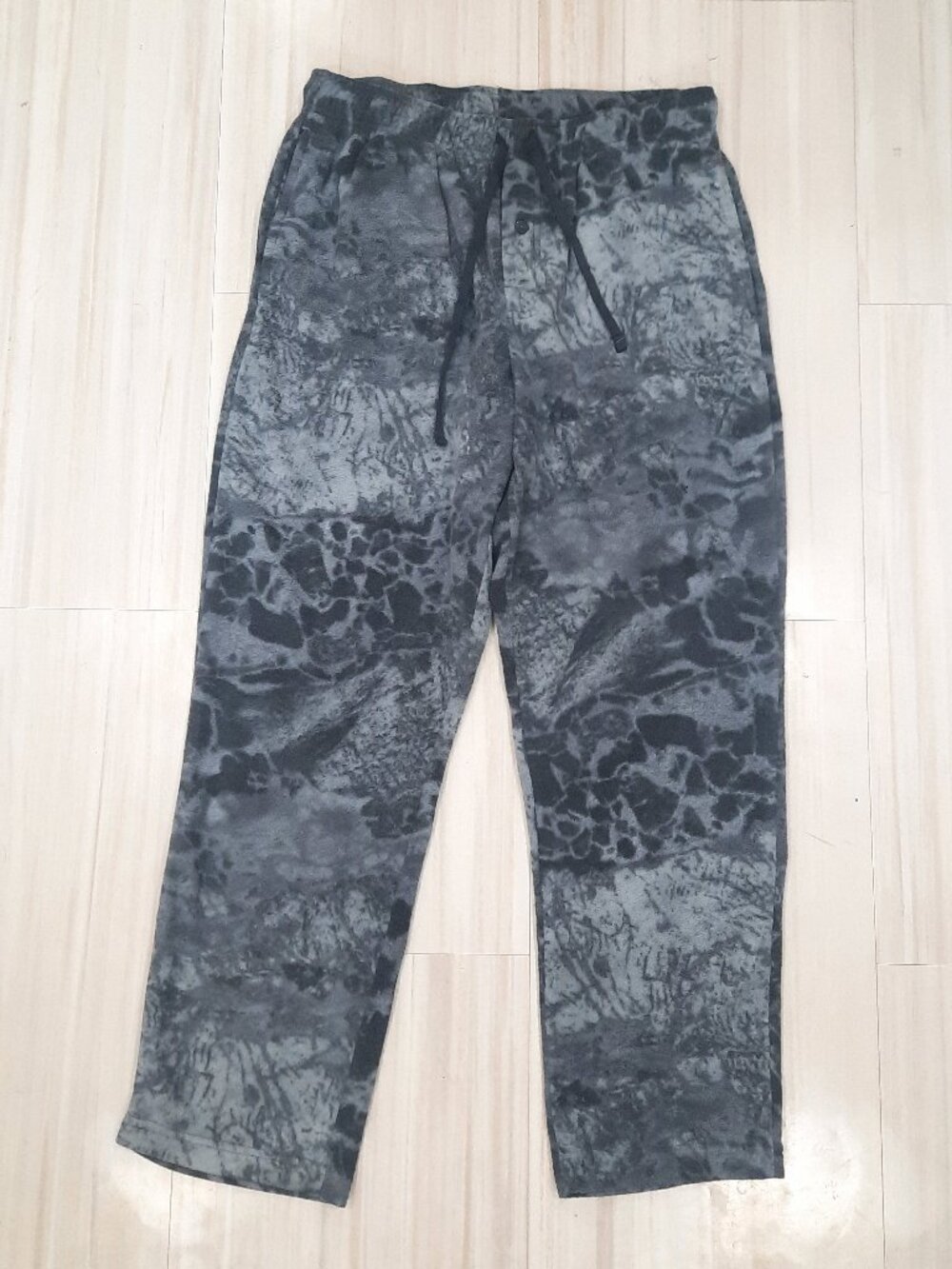 Gray fleece camo sweatpants - RealTree brand - Picture 2 of 9